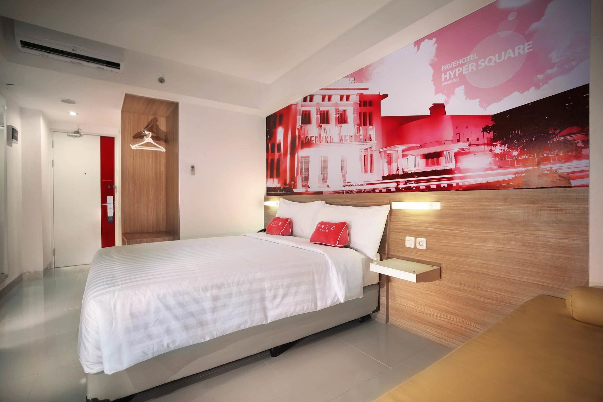 เฟฟโฮเต็ล ไฮเปอร์ สแควร์ Hotel บันดุง ภายนอก รูปภาพ