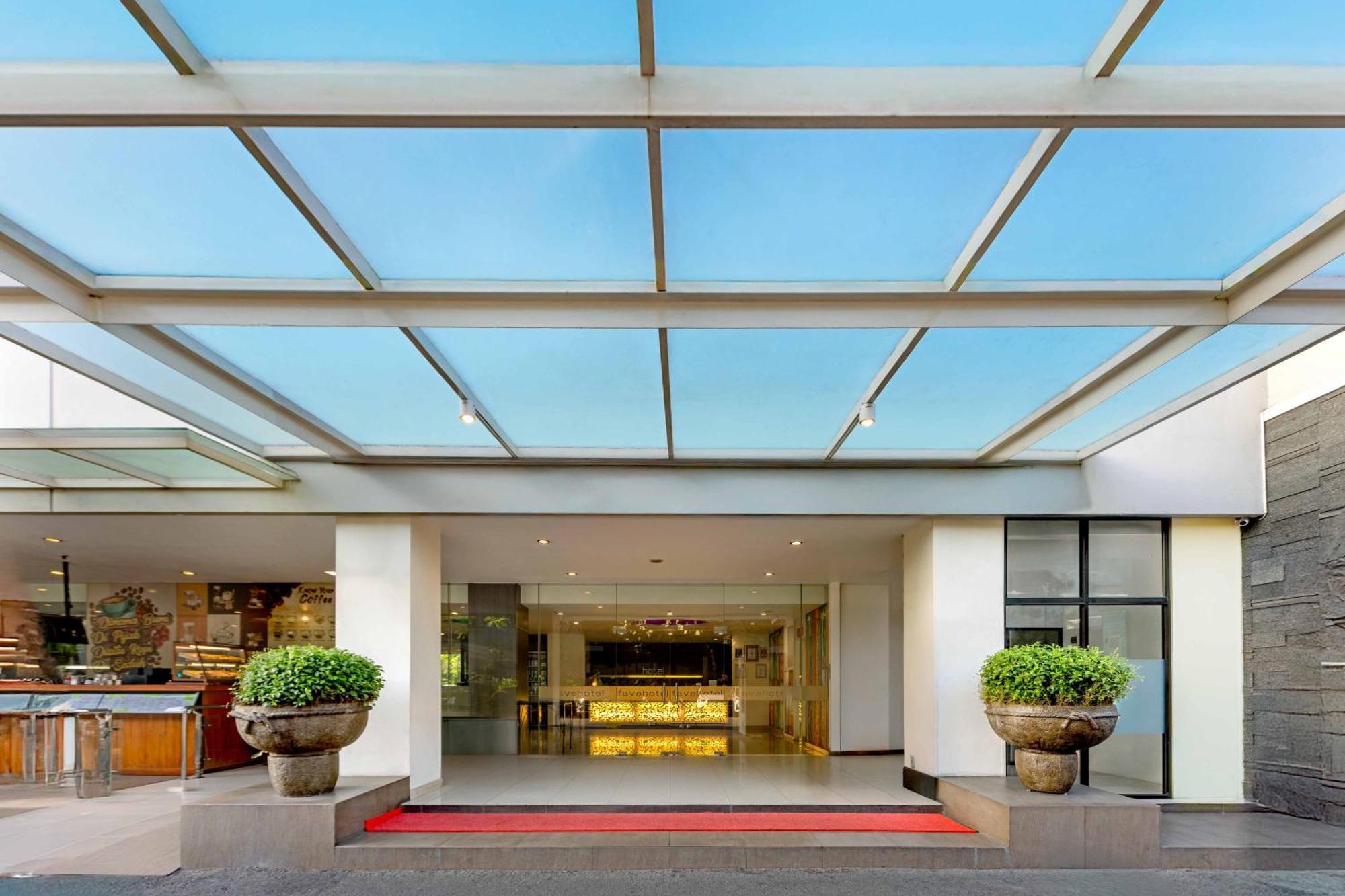 เฟฟโฮเต็ล ไฮเปอร์ สแควร์ Hotel บันดุง ภายนอก รูปภาพ