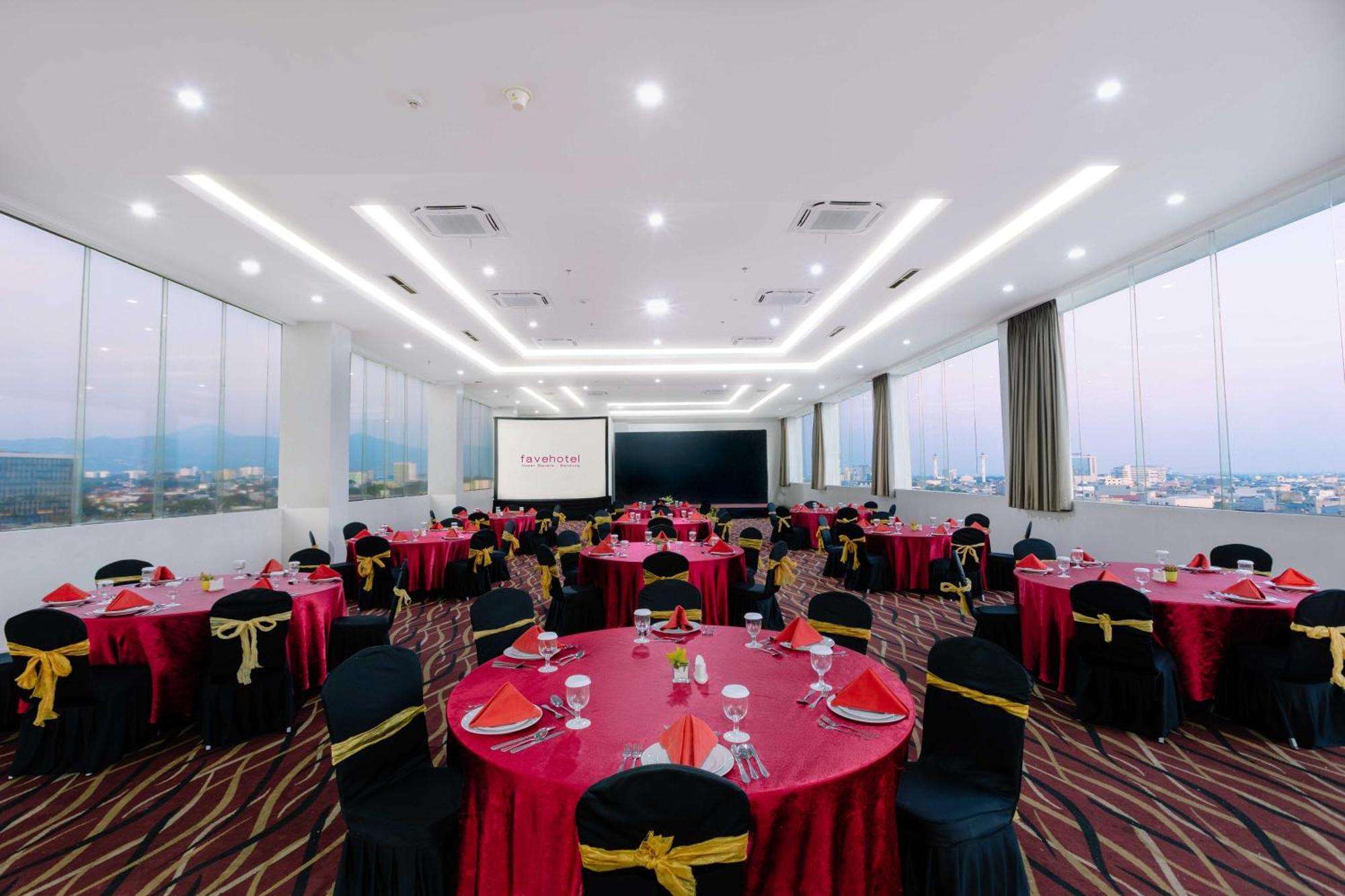 เฟฟโฮเต็ล ไฮเปอร์ สแควร์ Hotel บันดุง ภายนอก รูปภาพ
