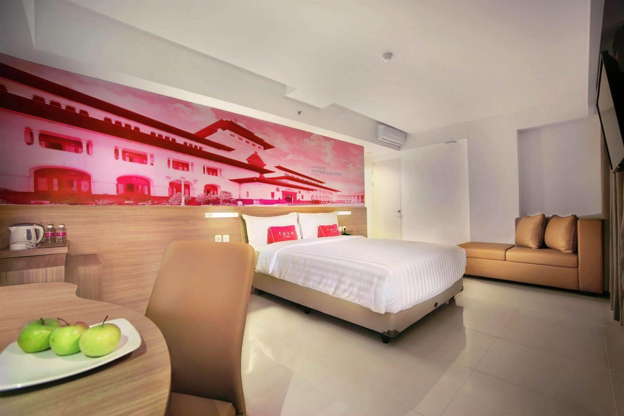 เฟฟโฮเต็ล ไฮเปอร์ สแควร์ Hotel บันดุง ภายนอก รูปภาพ